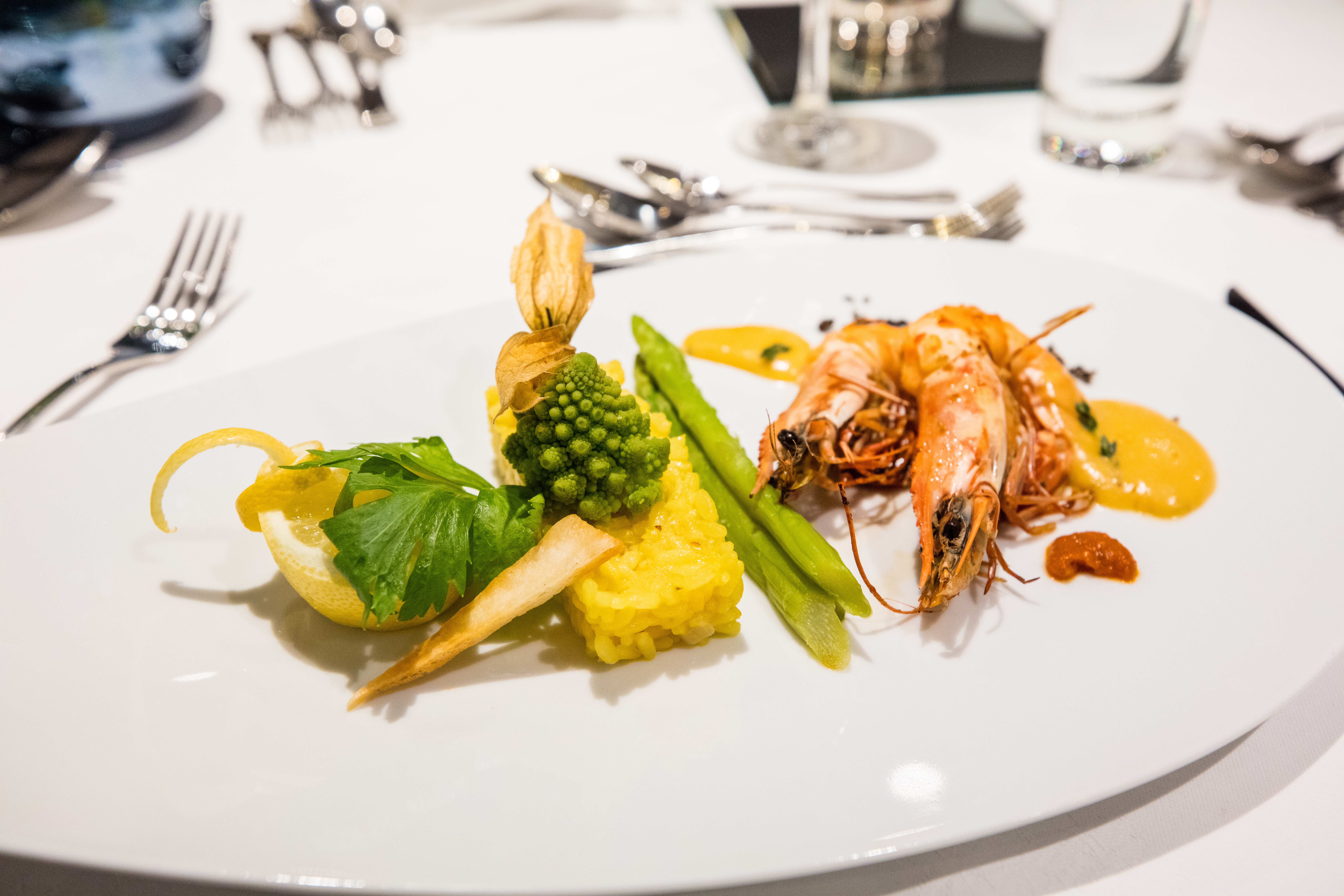 Lueftner_Cruises_Amadeus_Image_Gourmet_Dining_Main_Course_Amadeus_Provence_Fish.jpg
